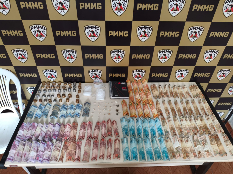 PMMG prende casal por tráfico de drogas no distrito de Lacerdina em Carangola