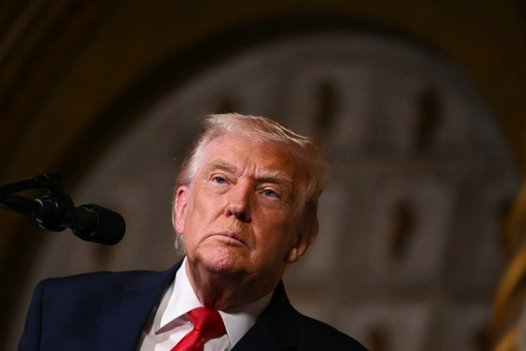 Trump volta a ameaçar Irã por acordo: ‘Não sobrará nada’