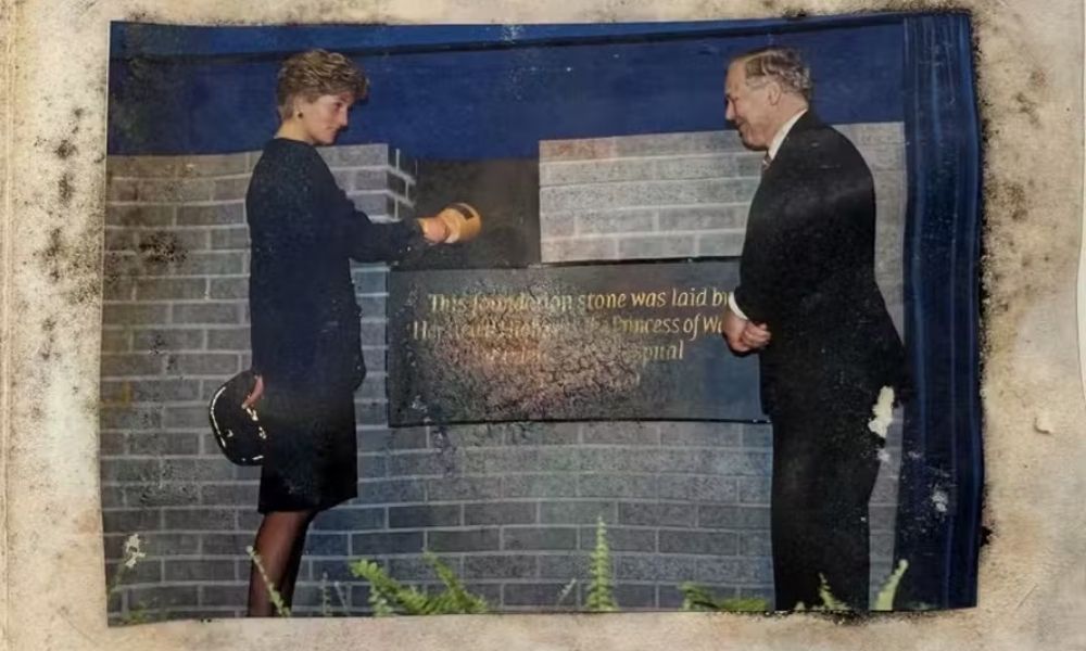 Saiba o que tinha dentro da cápsula do tempo da princesa Diana que foi desenterrada depois de 34 anos