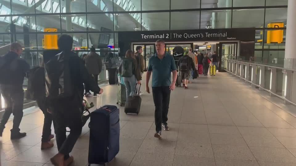 Aeroportos europeus tentam retomar normalidade após ataque hacker