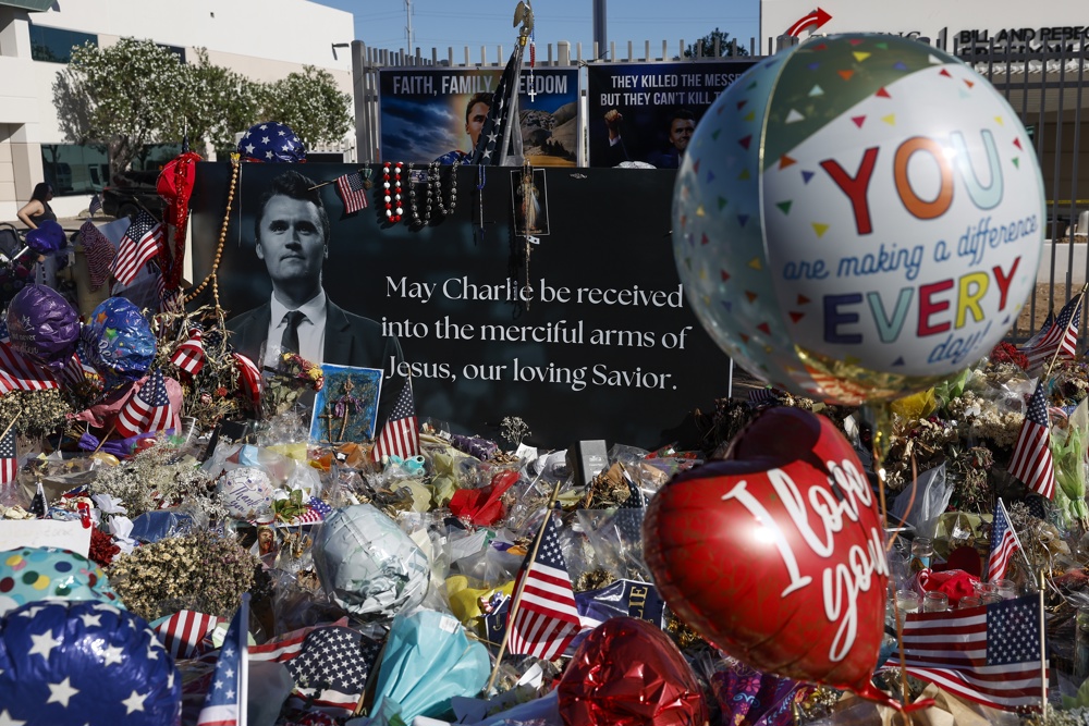 Trump lidera homenagem ao ativista conservador Charlie Kirk