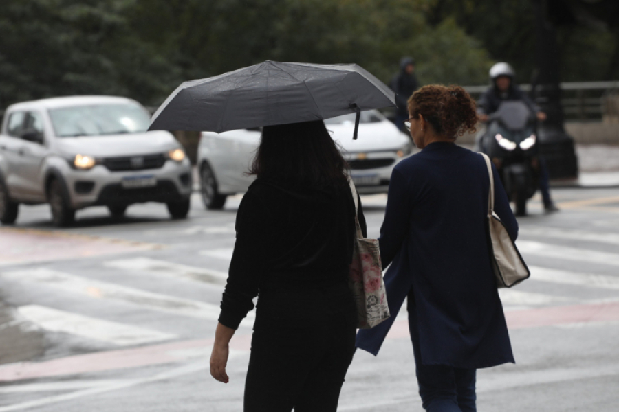 Tempestades e rajadas de vento devem atingir várias regiões de SP, alerta Defesa Civil