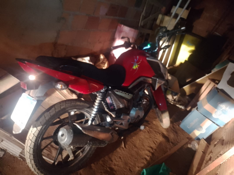 PMMG prende autor de roubo e recupera motocicleta após agressão em Fervedouro
