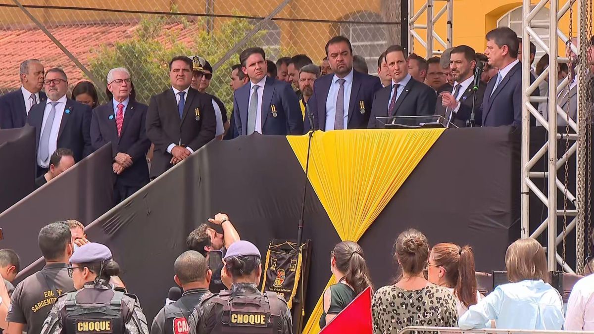 Ao lado de Castro e Hugo, Tarcísio elogia megaoperação no Rio