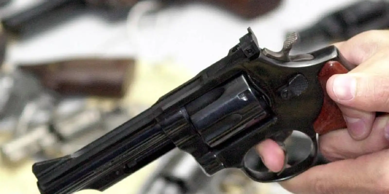 RJ: operação mira esquema de compra de armas com documento falsos