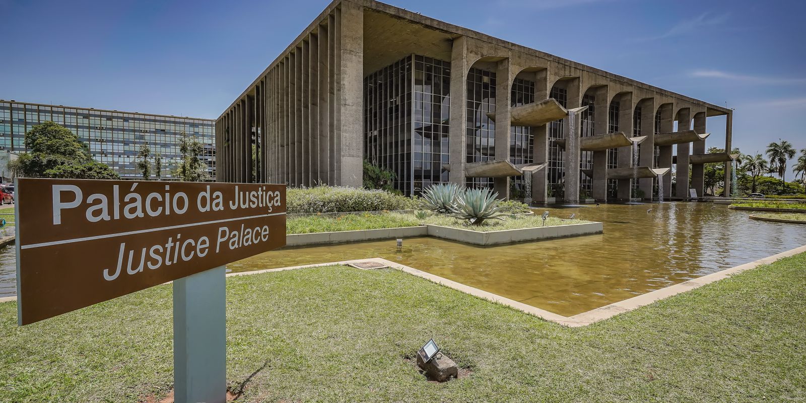 Foragidos da Justiça mais procurados têm foto estampada em novo site