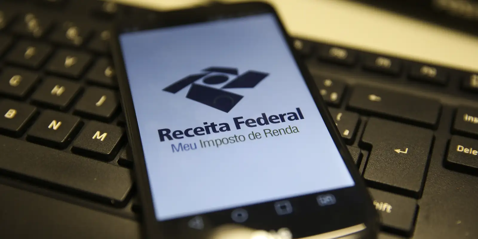 Receita Federal alerta contribuintes para golpe com sites falsos