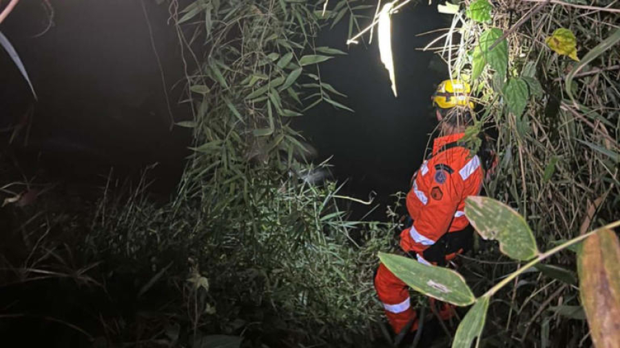 Turista morre em queda de cachoeira de 30 metros em Congonhal (MG)