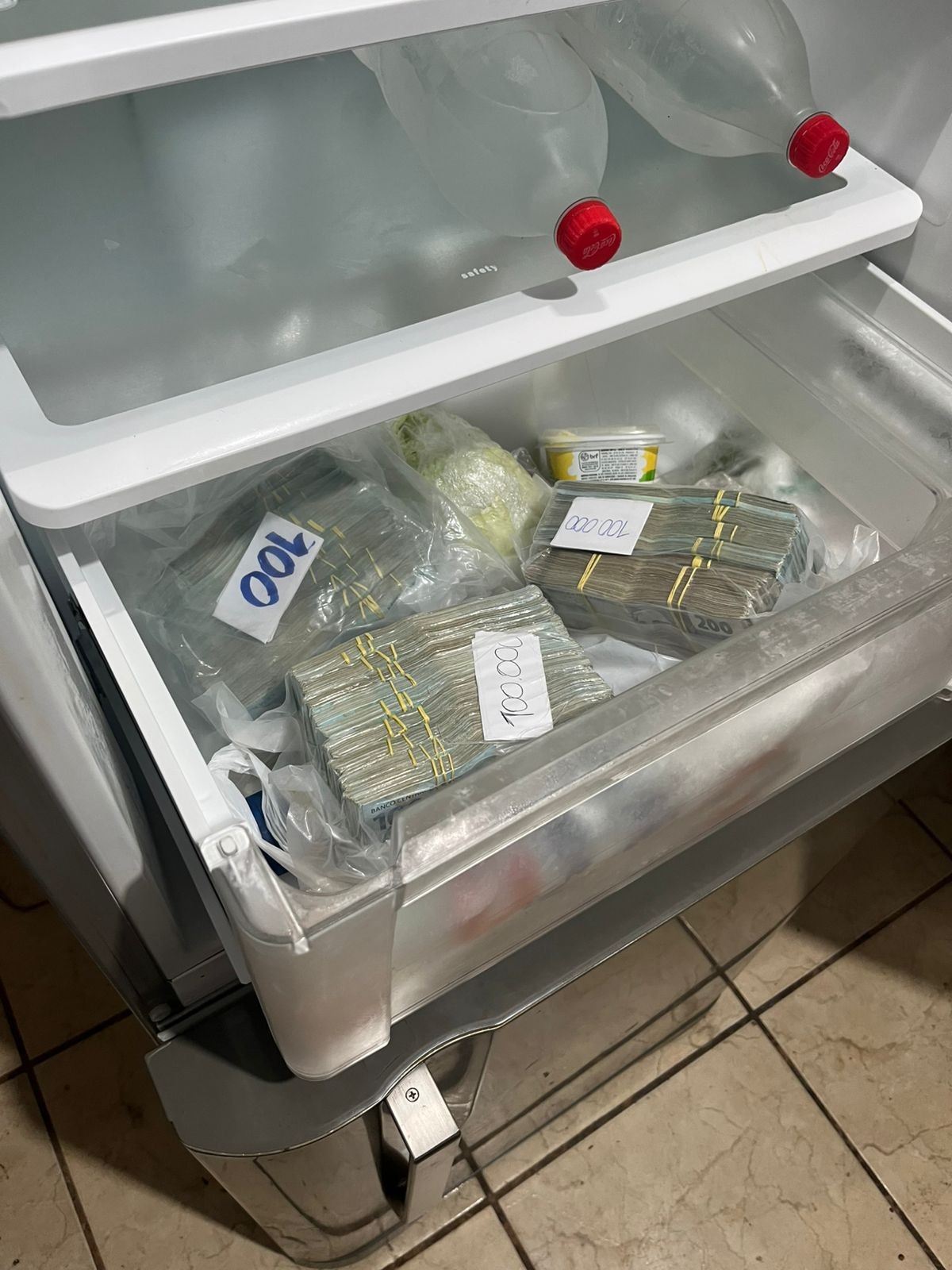 Apreensão de R$ 300 mil em geladeira e pai reconhecendo filho em imagens de roubo; veja as notícias mais lidas da semana