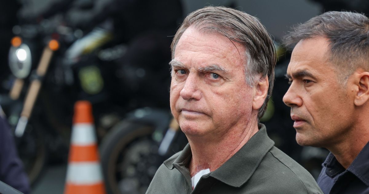 PF confirma transferência de Bolsonaro para exames em hospital