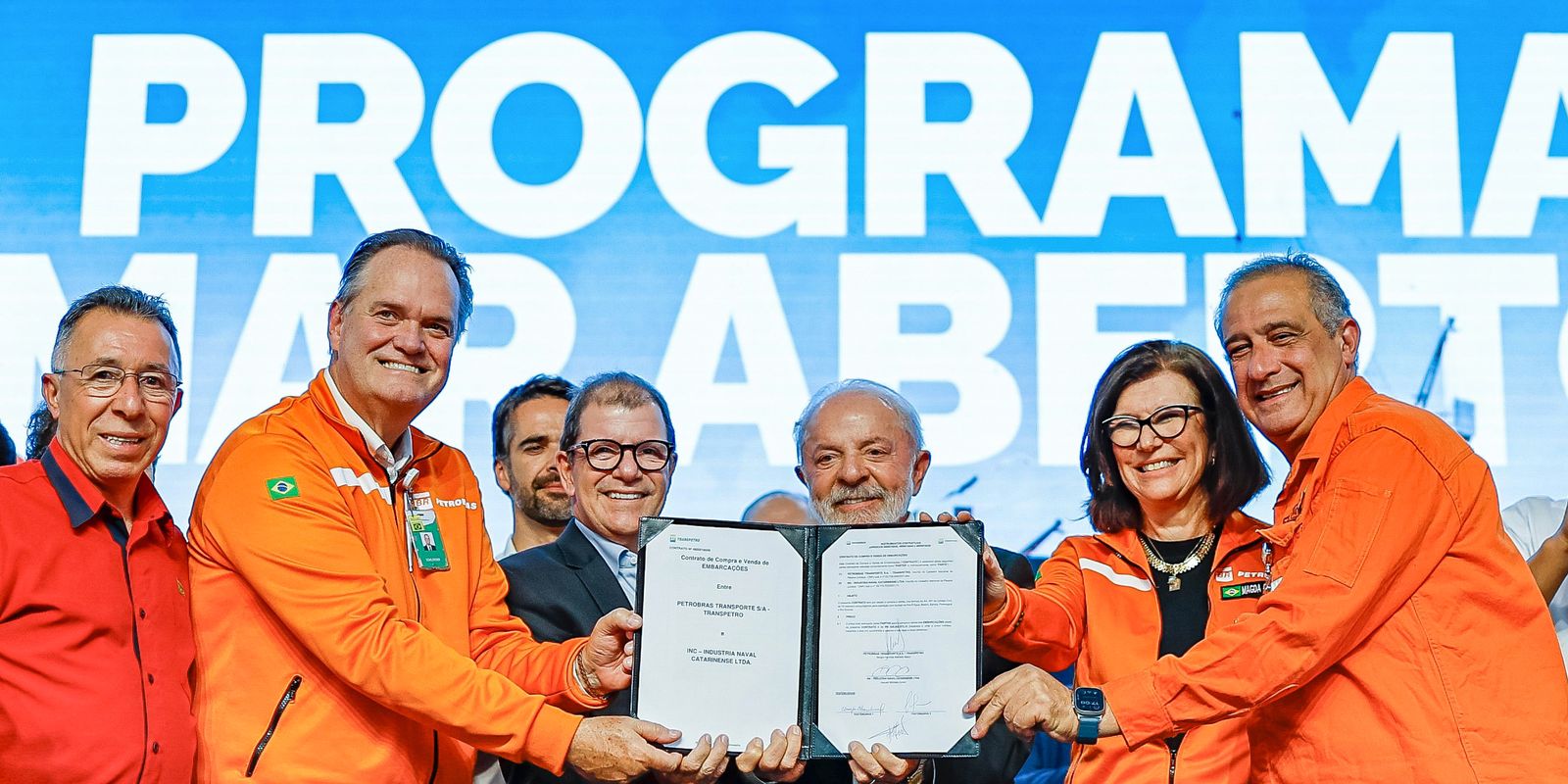 Petrobras assina contratos para construção de 41 embarcações