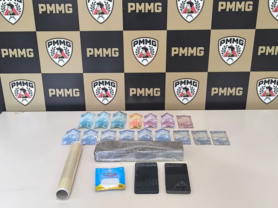 PMMG apreende dois menores e drogas em operação contra o tráfico em Carangola