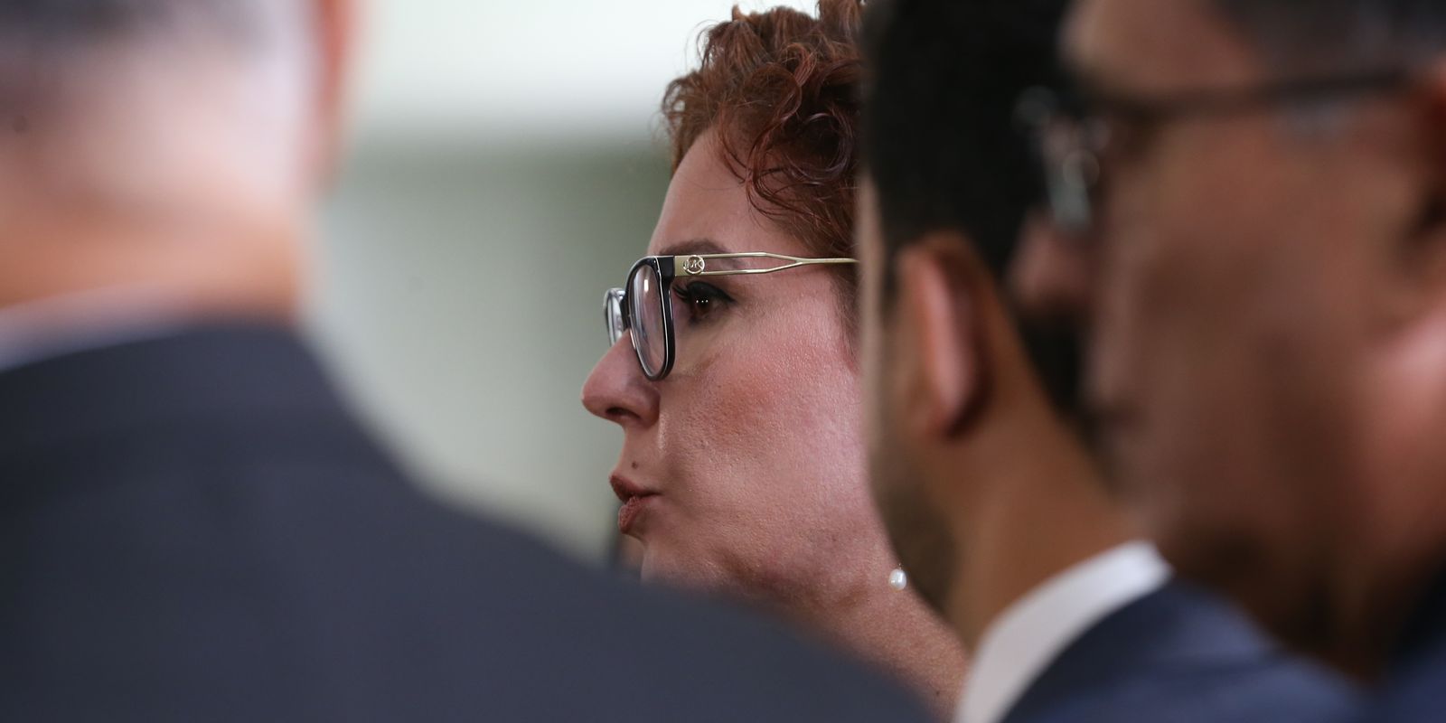 Julgamento da extradição de Zambelli é suspenso e deve retornar amanhã