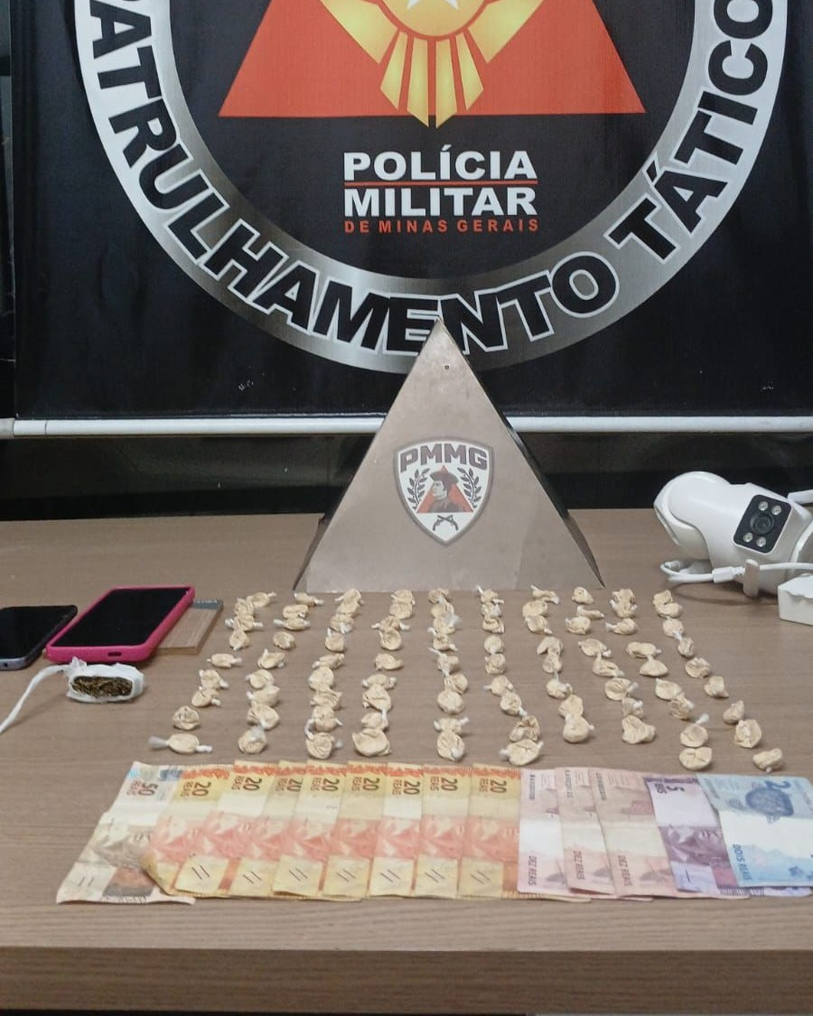 PMMG desarticula ponto de tráfico e prende casal no bairro Cerâmica, em Muriaé