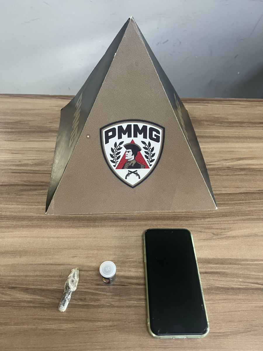 PMMG apreende dois adolescentes por furto e recupera celular no Centro de Muriaé