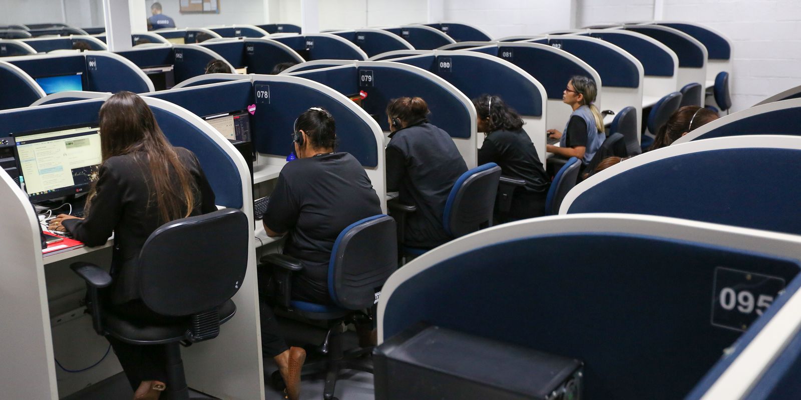 Ligue 180 ganha cartilha contra tráfico de pessoas