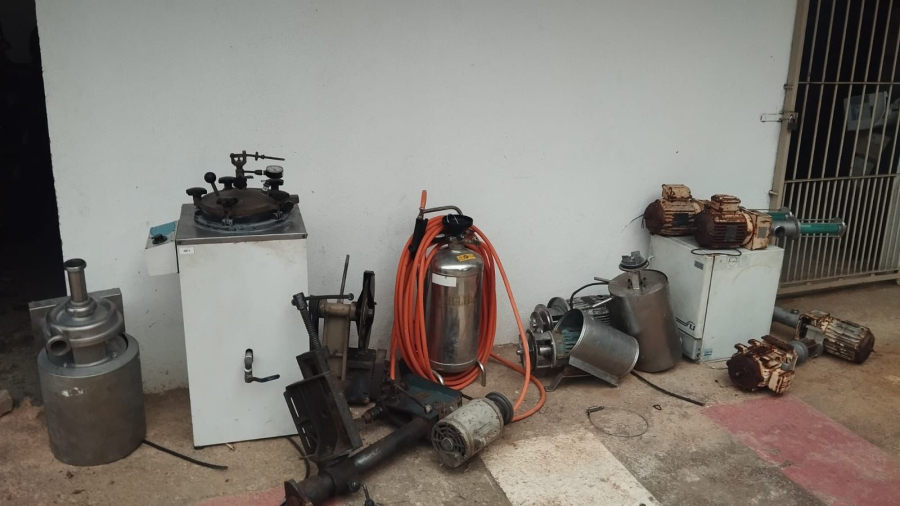 PMMG recupera maquinário industrial em imóvel abandonado no bairro Aeroporto, em Muriaé
