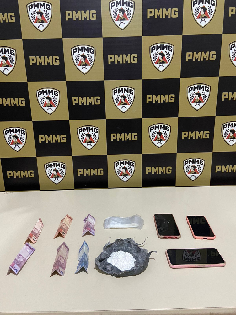 PMMG prende três suspeitos por tráfico de drogas após abordagem a táxi em Carangola