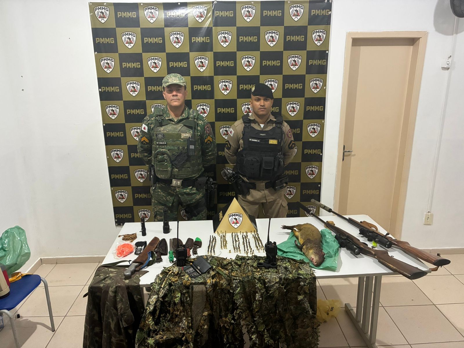 Caçadores são presos com paca abatida, armas e munições em Buritizeiro