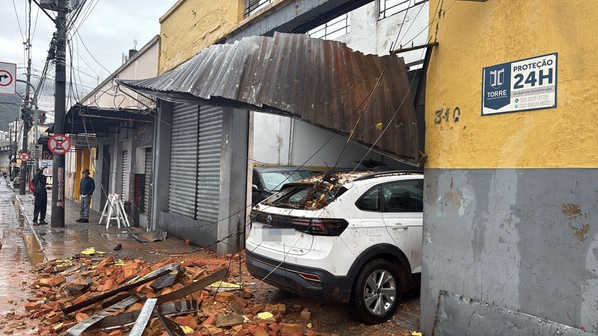 Temporal com granizo faz dia virar noite em Juiz de Fora; VÍDEO