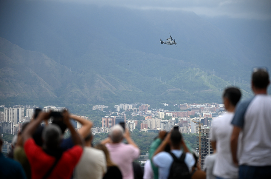 Sobrevoo de aeronaves militares dos EUA desperta curiosidade e dúvidas em Caracas