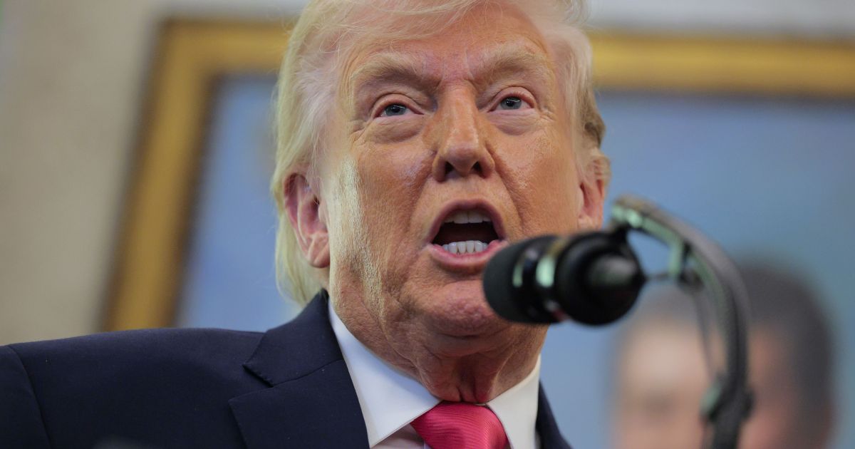 Trump diz que Netanyahu “não dá as cartas” e terá de aceitar acordo com Irã