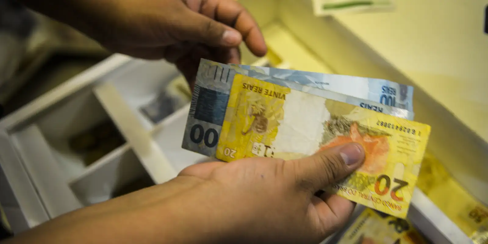 Liberado pagamento do abono salarial para nascidos em julho e agosto
