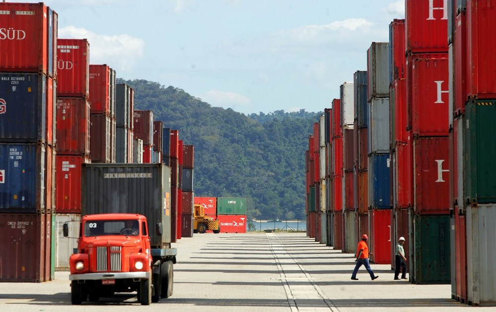 Nova taxação proposta pelos EUA impactará quase um terço das importações brasileiras, aponta CNI