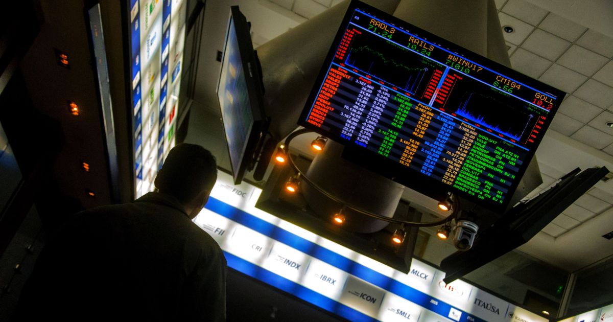 Estrangeiro tira quase R$ 12 bilhões da bolsa brasileira em agosto