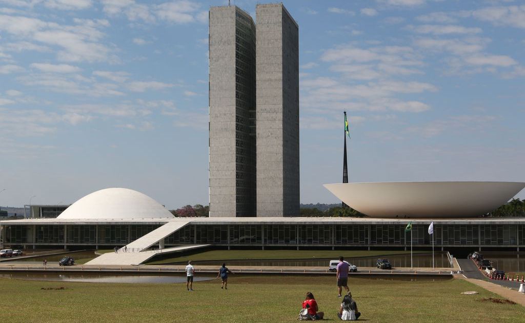 Com maior fundo eleitoral, PL é o partido que mais lançou candidatos às eleições de 2026