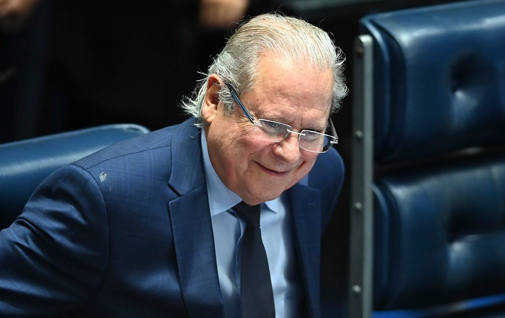 Filho de Renato Russo autoriza Dirceu a usar música do Legião Urbana na campanha
