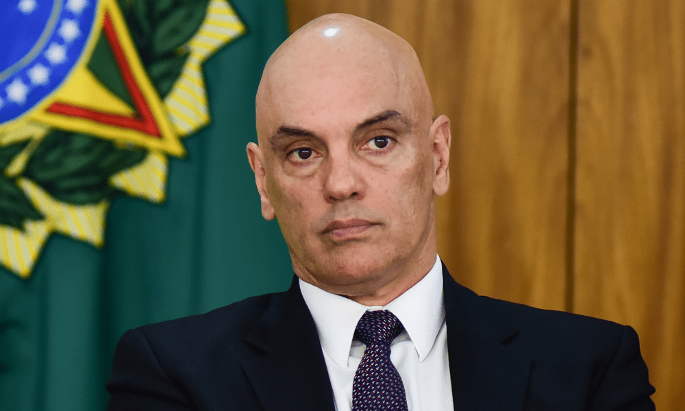 Moraes tira aposentadoria de ex-diretor da PRF condenado por trama golpista