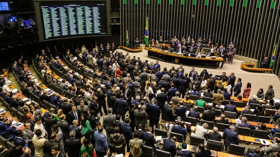Fim da escala 6x1 ganha acordo político para avançar antes da eleição