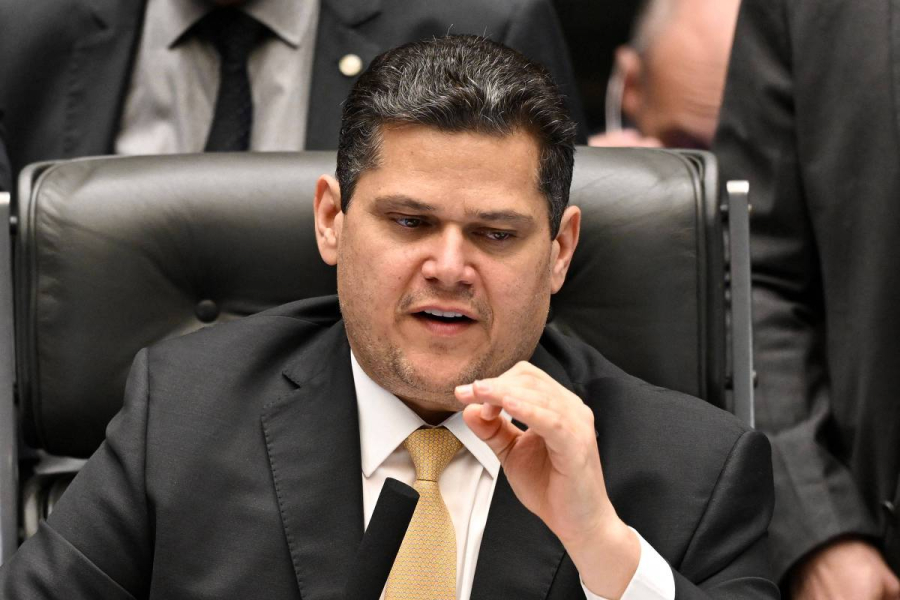 Pedidos de impeachment contra Moraes crescem, mas Alcolumbre mantém freio no Senado