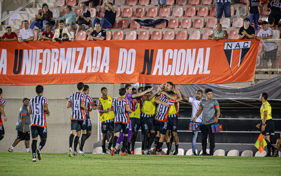 Nacional de Muriaé estreia com 3 a 0 e assume liderança do grupo na Segunda Divisão Mineira