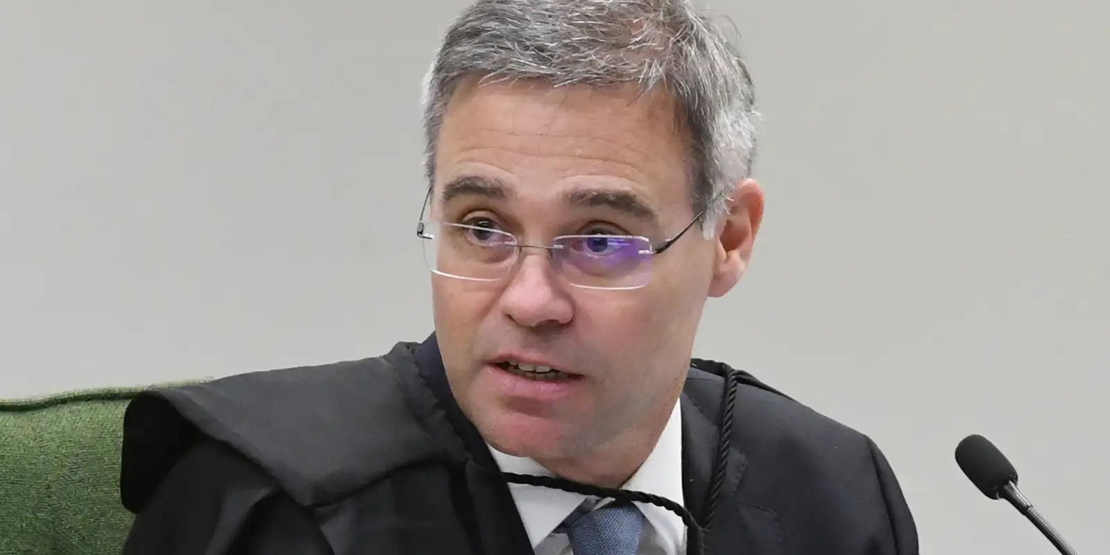 Mendonça vota para manter proibição de posts sobre Nossa Senhora