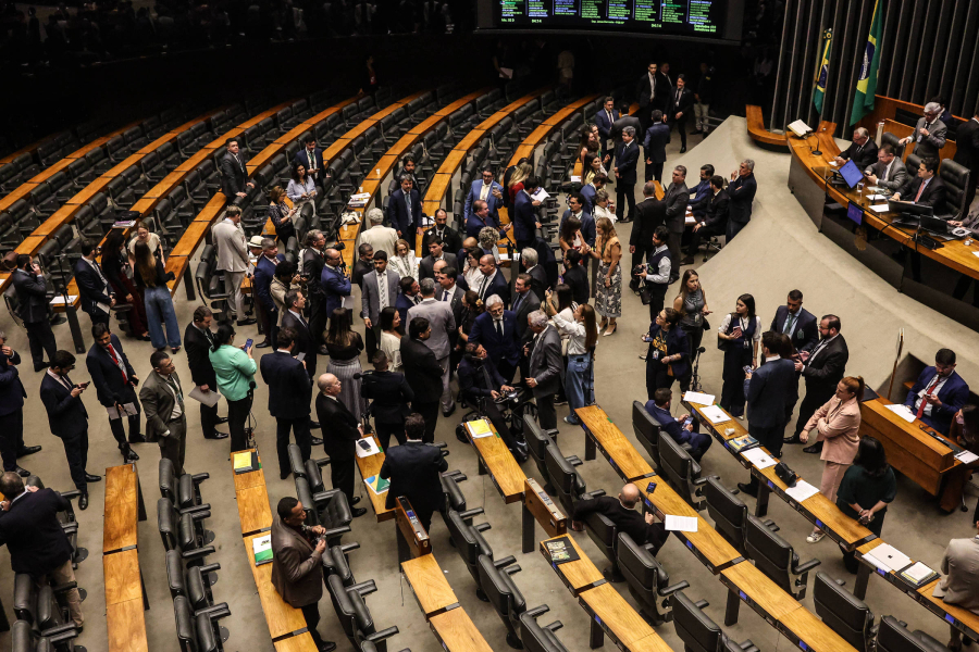 PL elege 121 deputados e passa a comandar a maior bancada da Câmara