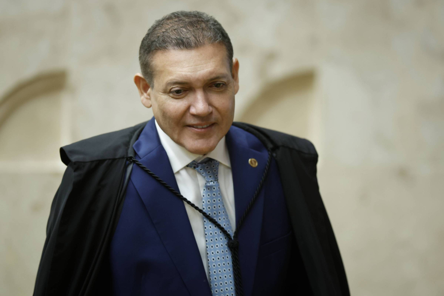 Nunes Marques diz que pedido para rever condenação de Bolsonaro irá ao plenário após a eleição