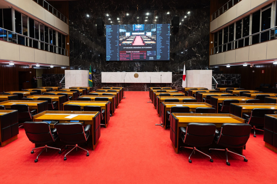 Mudou menos do que parece: quase 8 em cada 10 deputados de Minas sobreviveram às urnas