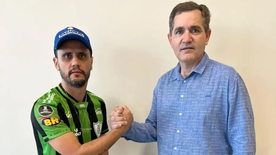 Vitória de Cleitinho no governo abre vaga no Senado para Alex Diniz até 2031