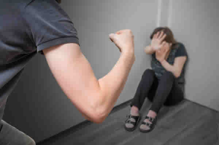 Homem é condenado a mais de 24 anos por tentativa de feminicídio em Raul Soares