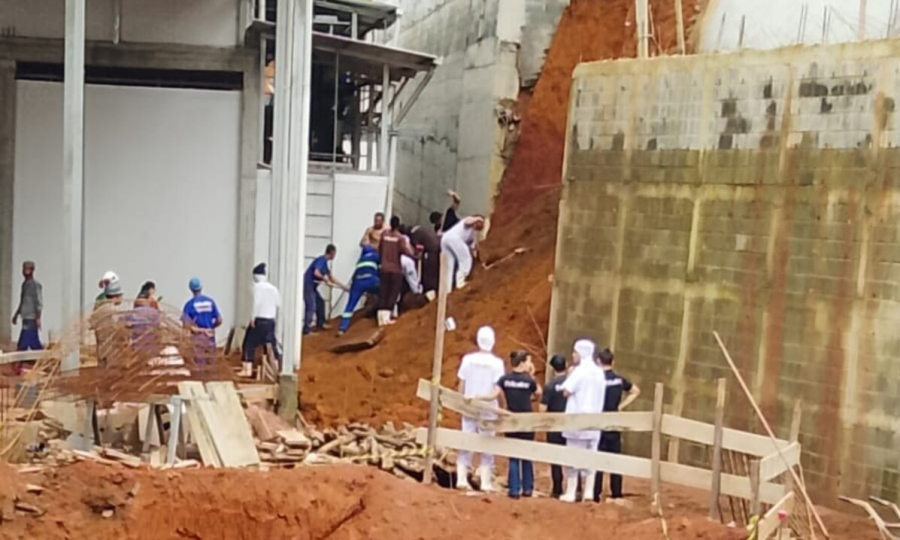 Dois trabalhadores morrem soterrados durante obra em Maripá de Minas
