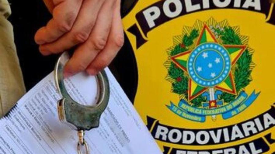 Motorista é preso na BR-116 em Muriaé por dívida de quase R$ 11 mil em pensão alimentícia