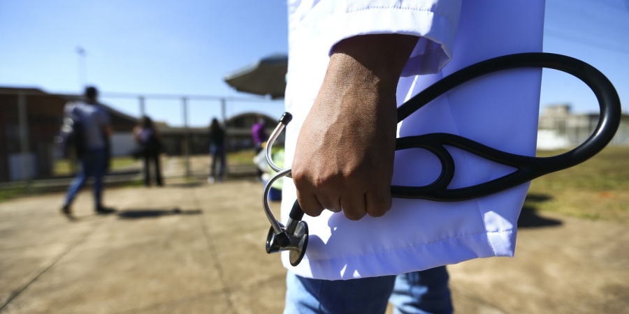 Congresso aprova Enamed obrigatório para obtenção do registro de médico