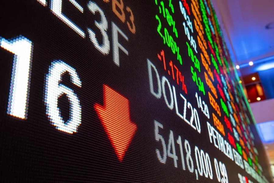 Bolsa despenca 13,88%, dólar sobe 8,21% e mercado reage à reeleição de Lula