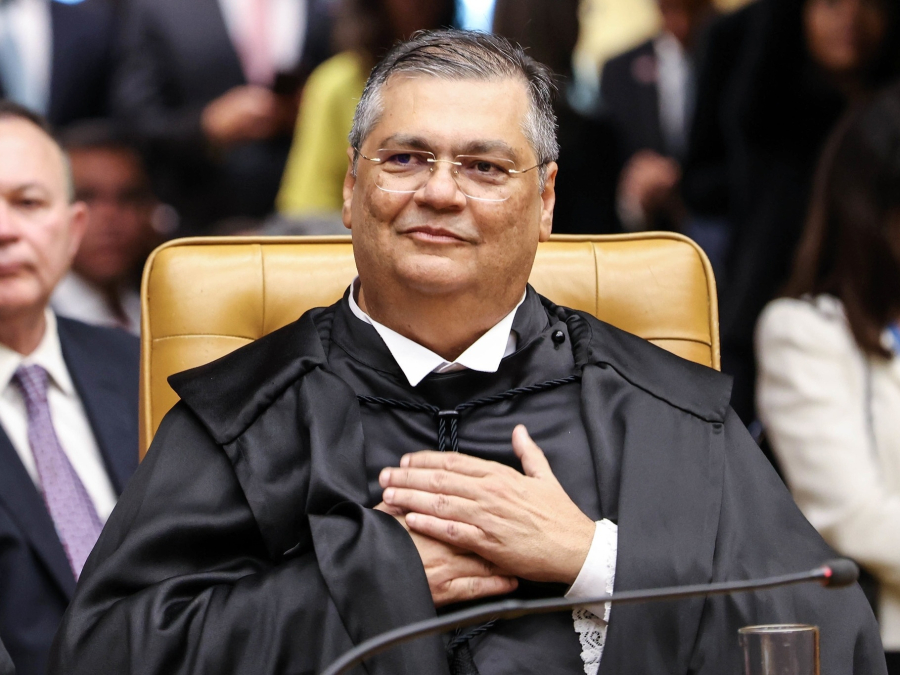 Dino manda PF investigar possível interferência estrangeira nas eleições brasileiras