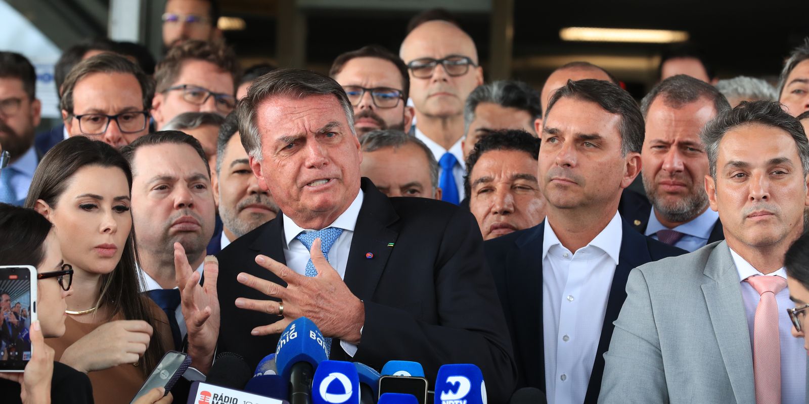 Moraes autoriza depoimentos de 15 testemunhas de defesa de Bolsonaro