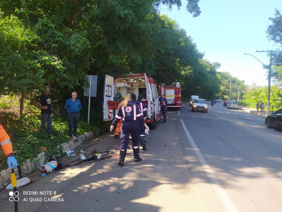 Ciclista colide com moto parada em Muriaé. Acidente leve mobiliza socorro na BR-356