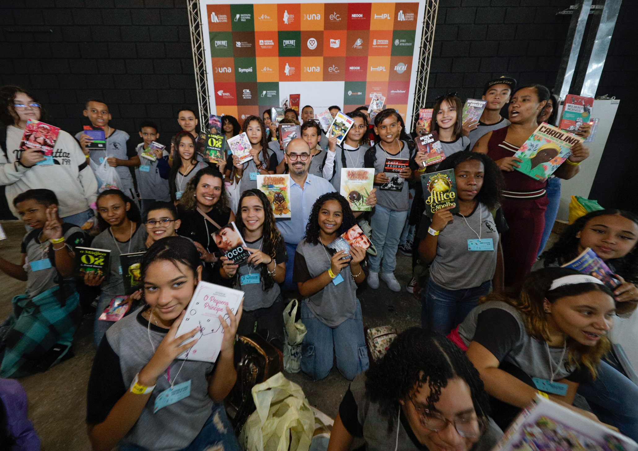 Governo de Minas anuncia Olimpíada de Redação da Rede Estadual durante a Bienal Mineira do Livro