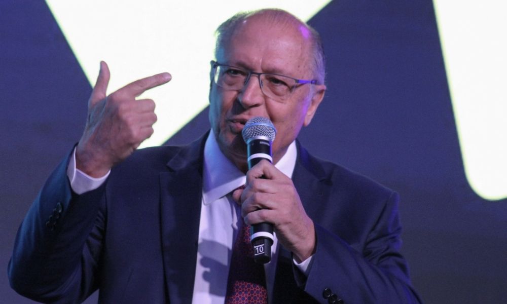 Comércio varejista brasileiro deve movimentar R$ 16 bilhões em 2025, afirma Alckmin